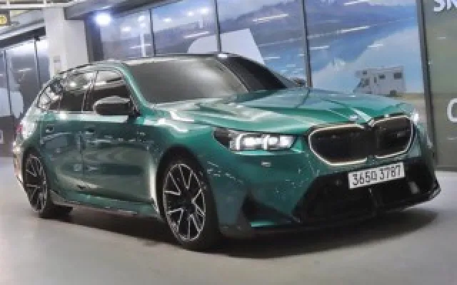 중고차시세 M5 7세대 4.4 투어링 매물 사진 8 - 2025/11 12,259km